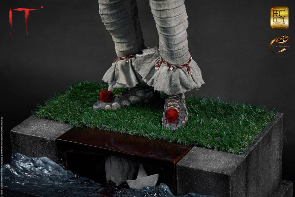 Pennywise Statue