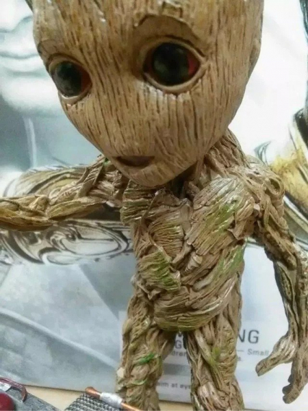 Groot Statue