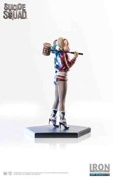 Harley Quinn Statue