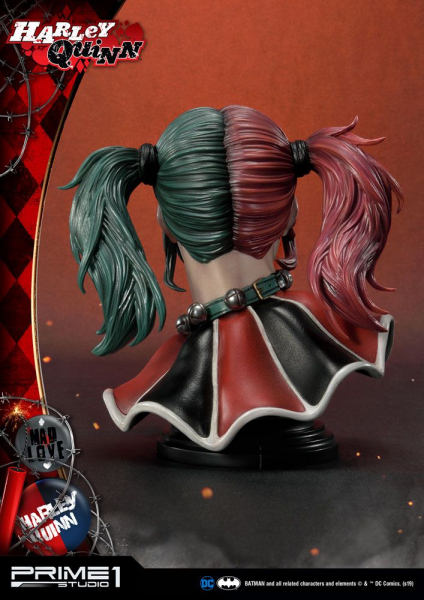 Harley Quinn Statue