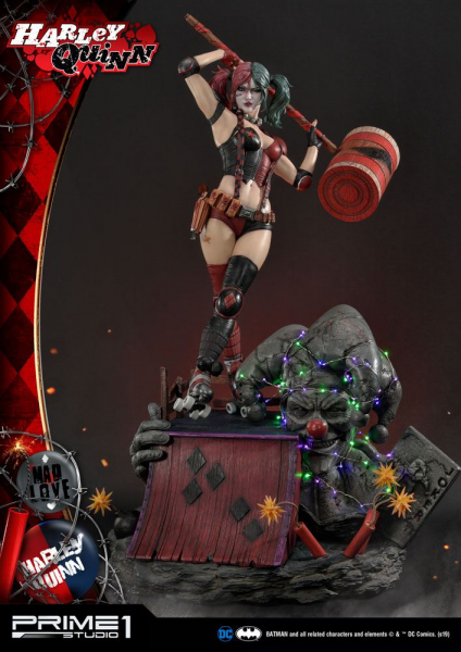 Harley Quinn Statue