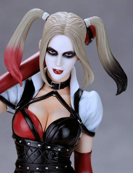 Harley Quinn Statue