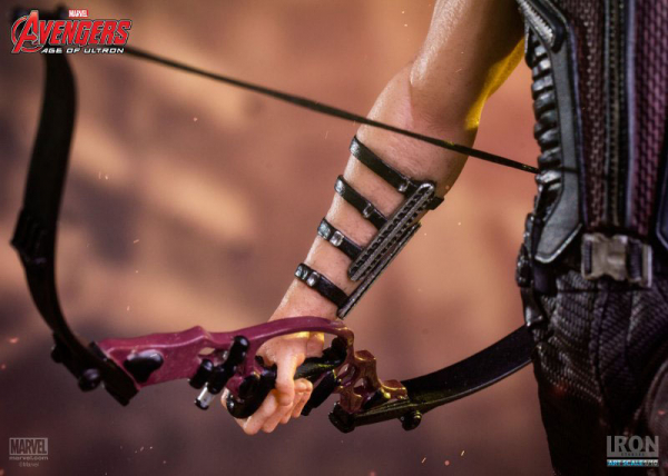 Hawkeye Statue 1/10