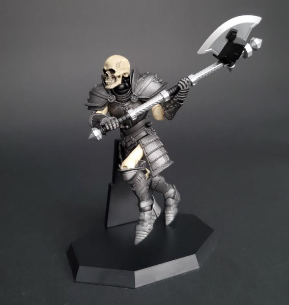 Figurenständer für Actionfiguren, Mythic Legions: Poxxus