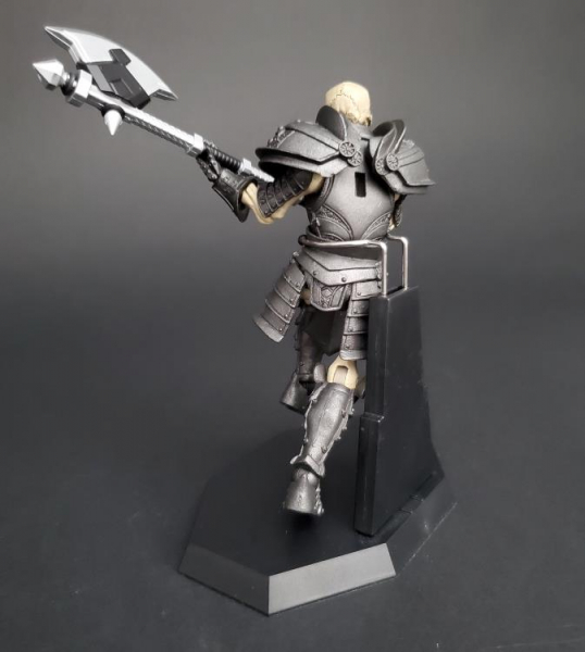 Figurenständer für Actionfiguren, Mythic Legions: Poxxus