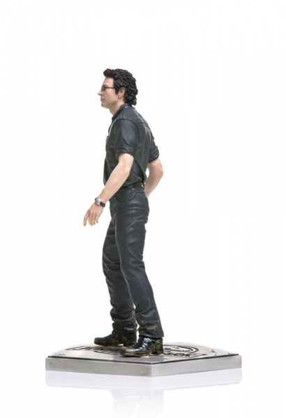 Ian Malcolm Art Scale Statue