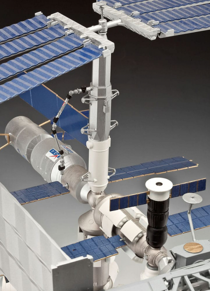 International Space Station ISS Model Kit 1/144 25th Anniversary Platinum Edition, 74 cm