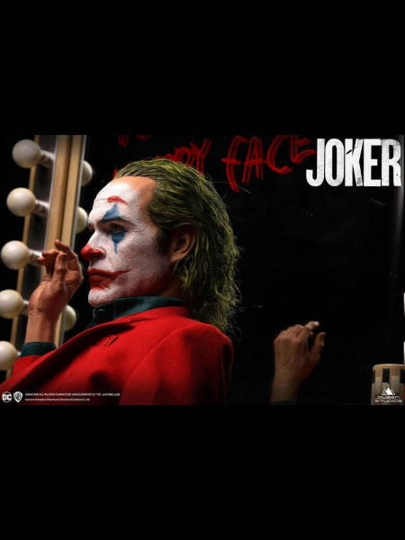 Joker Statue