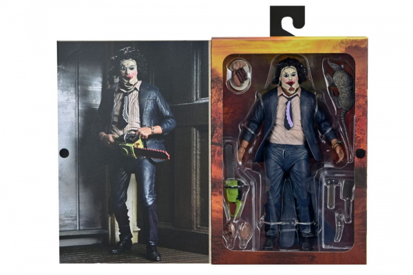 Ultimate Leatherface (Pretty Woman Mask) Actionfigur 50th Anniversary, Texas Chainsaw Massacre, 18 cm