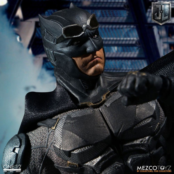 Tactical Suit Batman One:12