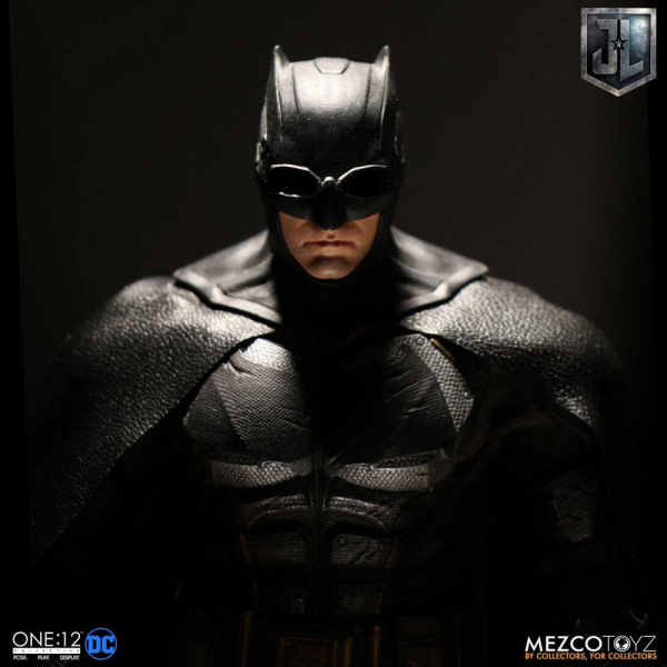 Tactical Suit Batman One:12