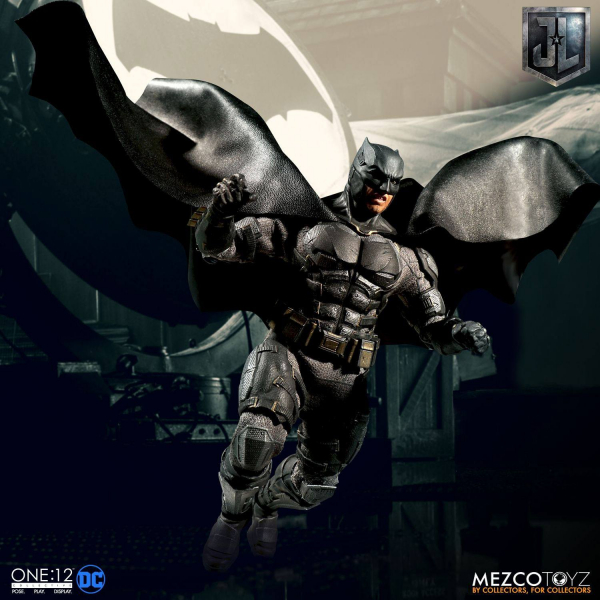 Tactical Suit Batman One:12