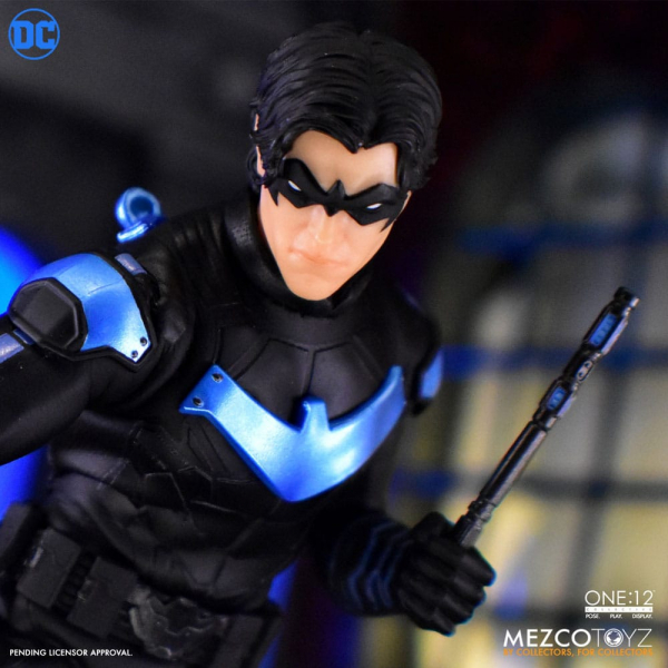 Nightwing Actionfigur 1:12 Mezco, DC Comics, 17 cm