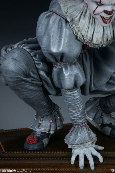 Pennywise Statue