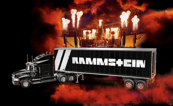 Rammstein Tour Truck Modellbausatz 1:32, 55 cm