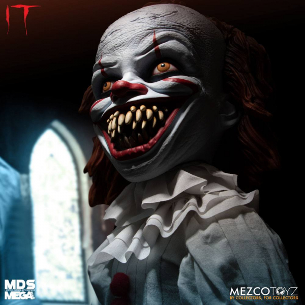 Sinister Pennywise Talking Doll Mezco Designer Series Mega Scale, It Chapter Two, 38 cm