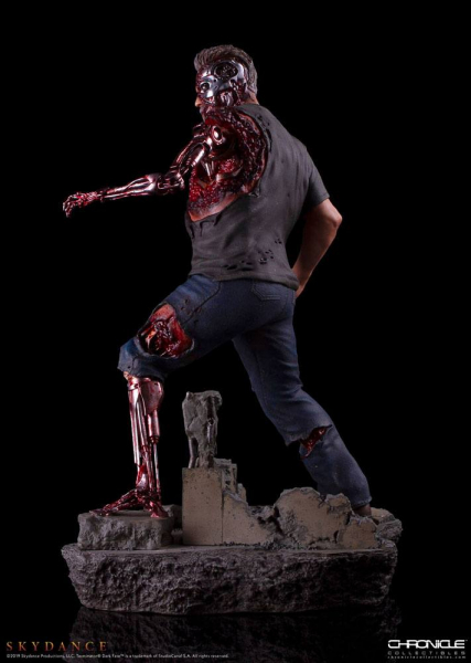 T-800 Statue