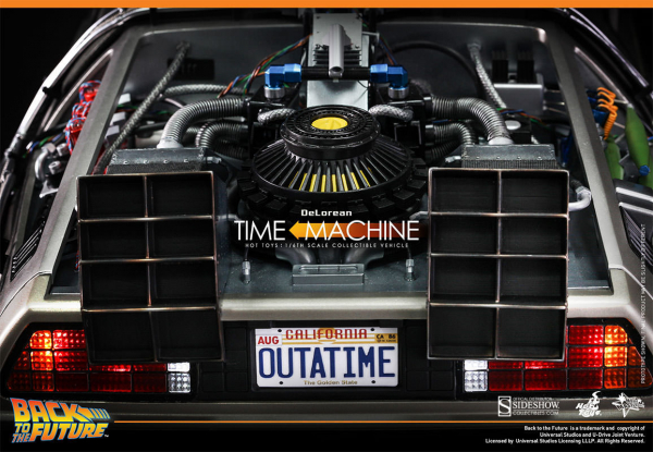 Hot Toys DeLorean