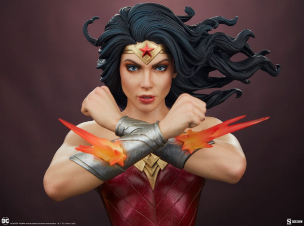 Wonder Woman: Saving the Day Statue Premium Format, DC Comics, 50 cm