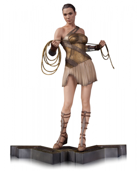 Wonder Woman Statue