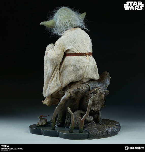 Yoda Legendary Scale Statue